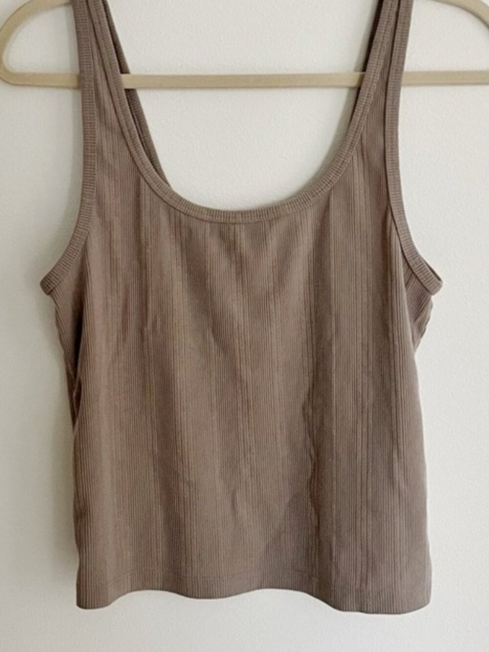 Neck Tank Top Size M